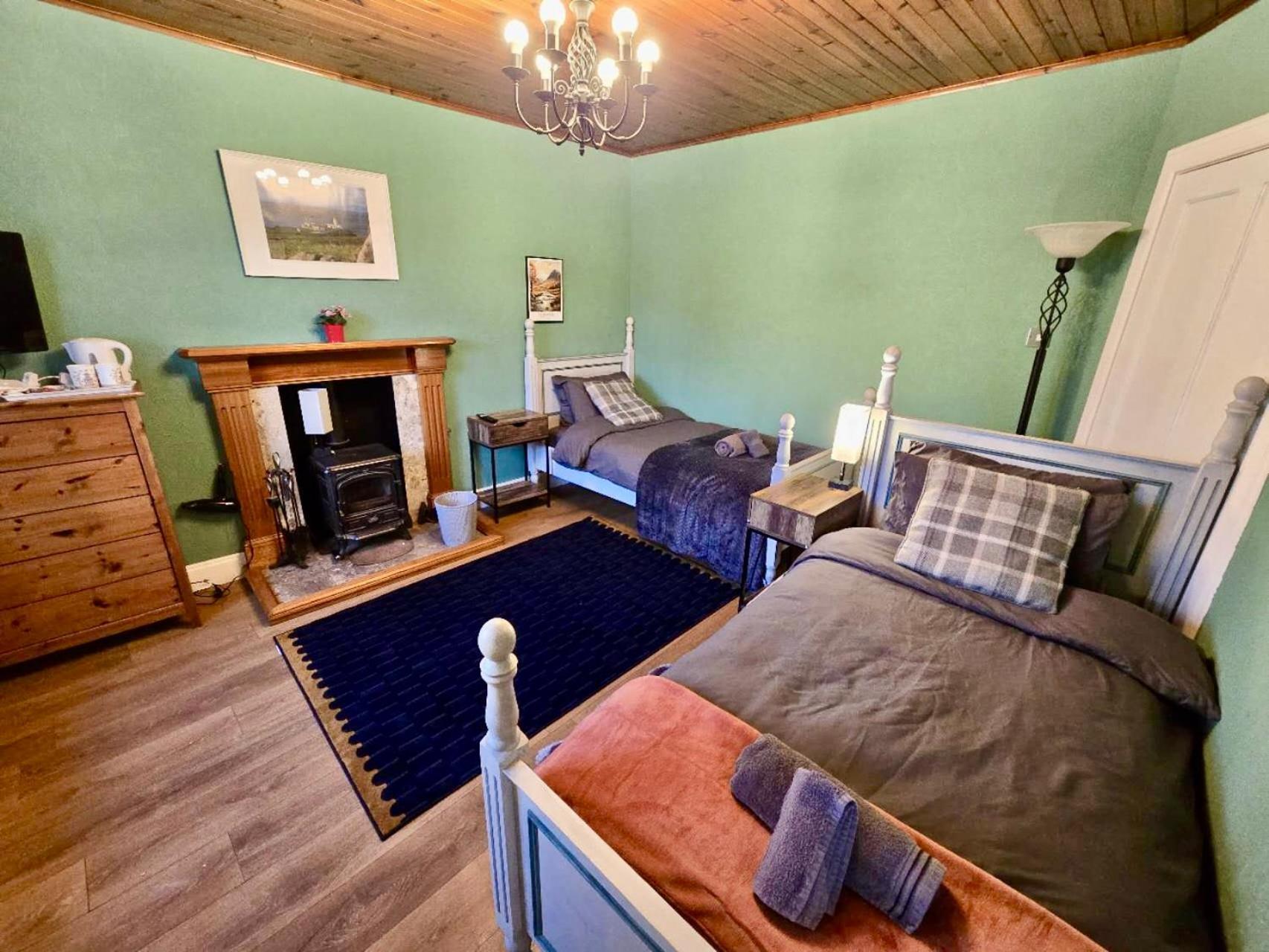 Achnamara-Self Check In Hotel Portree Bagian luar foto